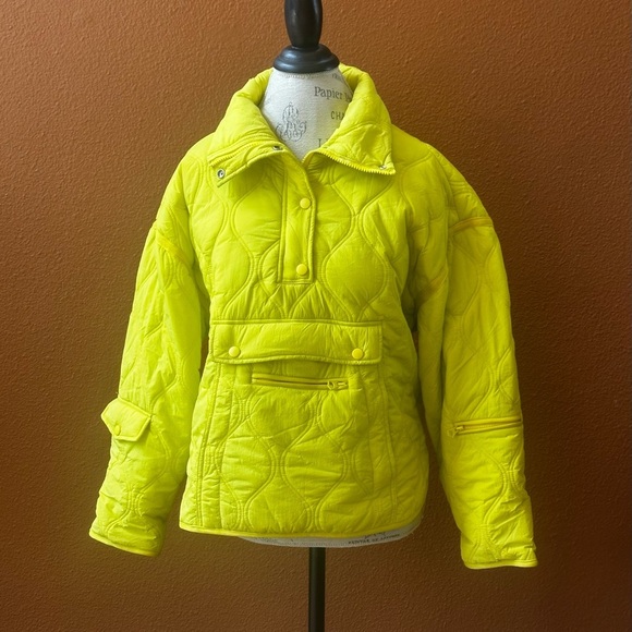 Blank NYC “Break The Trail” Yellow Quilted Pullover Size Small New Without Tags! - Picture 2 of 13